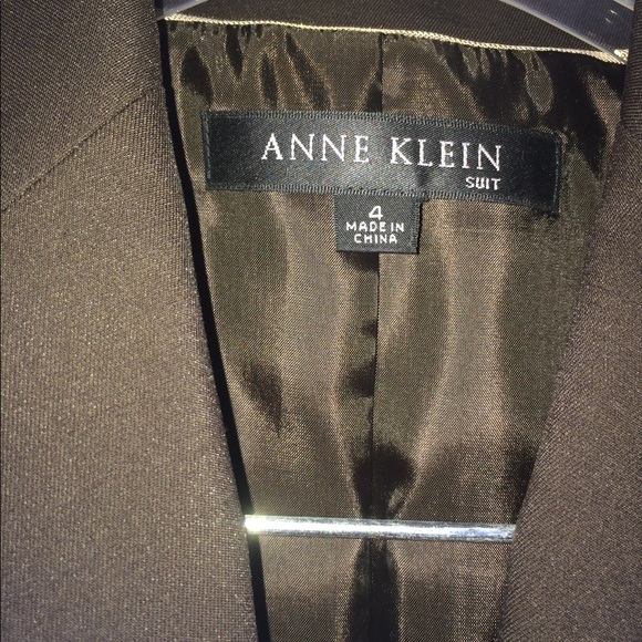 Like new Anne Klein 2 piece suit size 4 - Picture 3 of 5